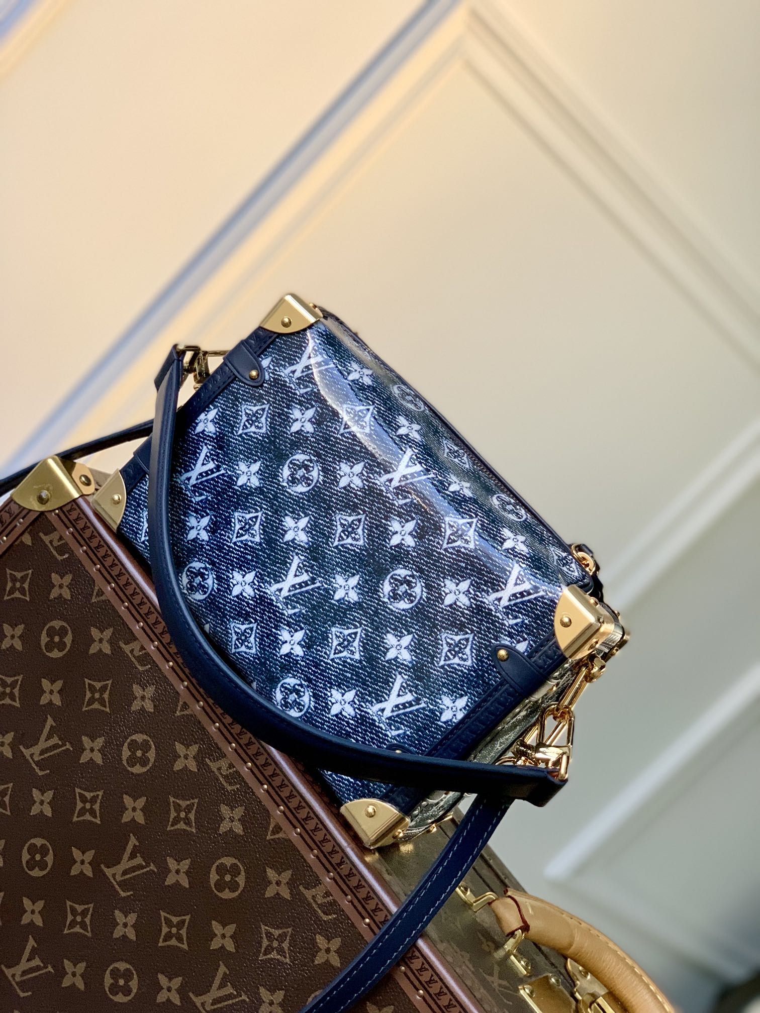 l0*is V*t0n side trunk pm- m22944-21×14×6cm