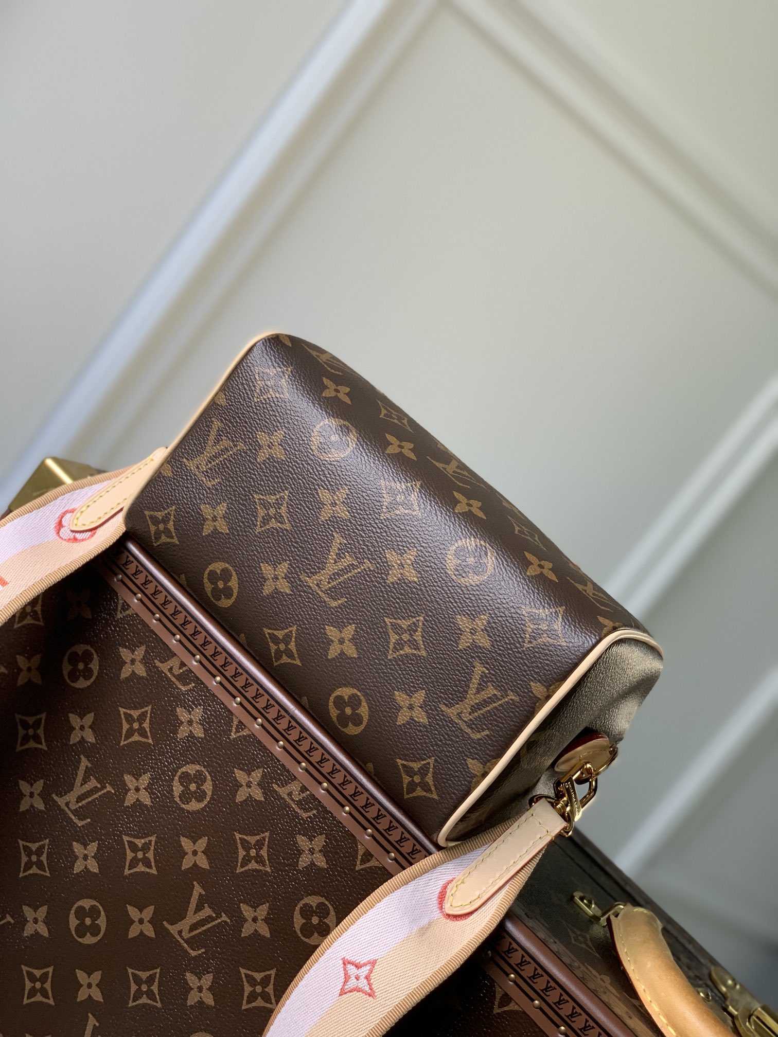l0*is V*t0n speedy m40489 20 -20.5 x 13.5 x 12cm