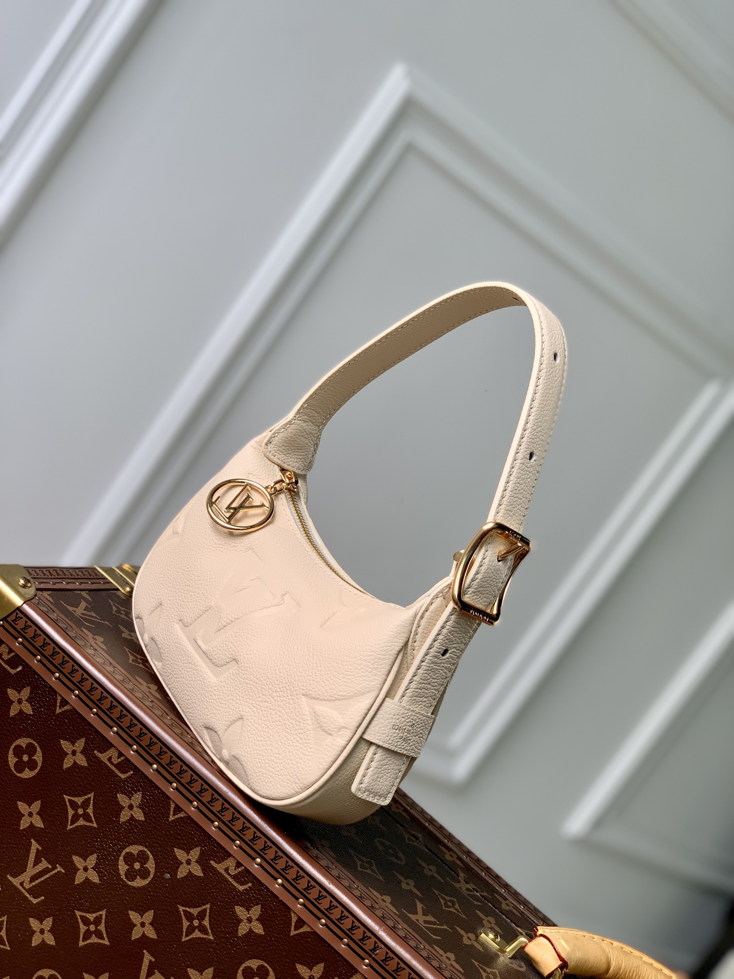 l0*is V*t0n mini moon bag m46692-20.5 x 11 x 5cm