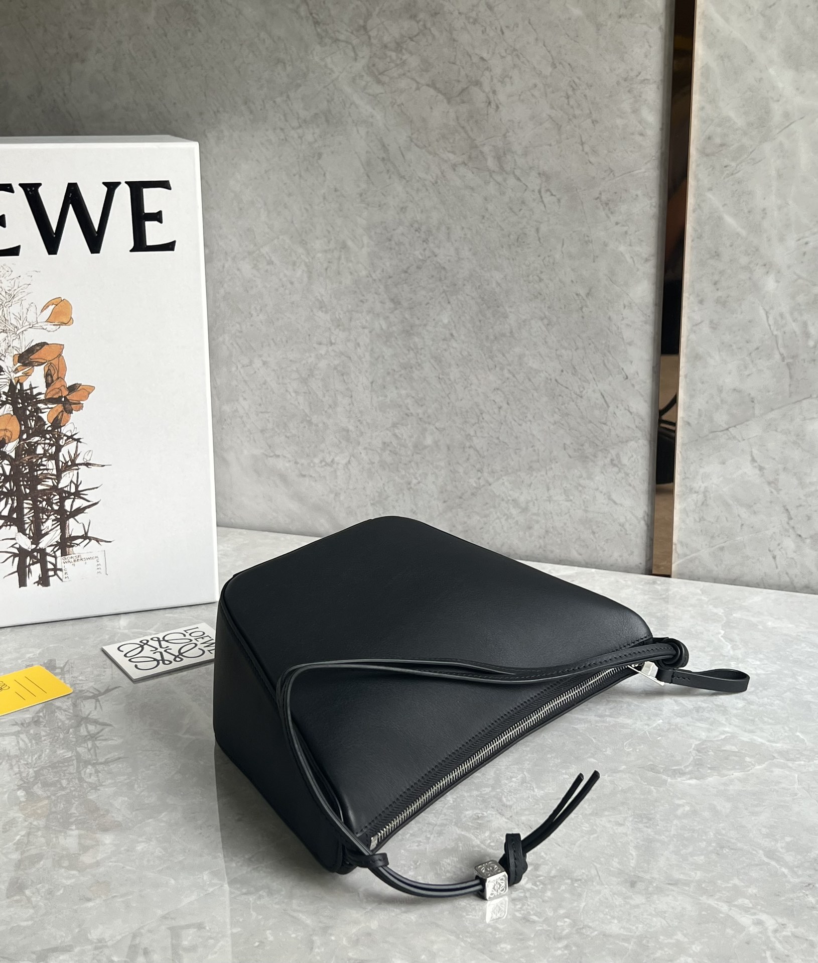 L0ew* hammock hobo bag-28*17*9.5cm