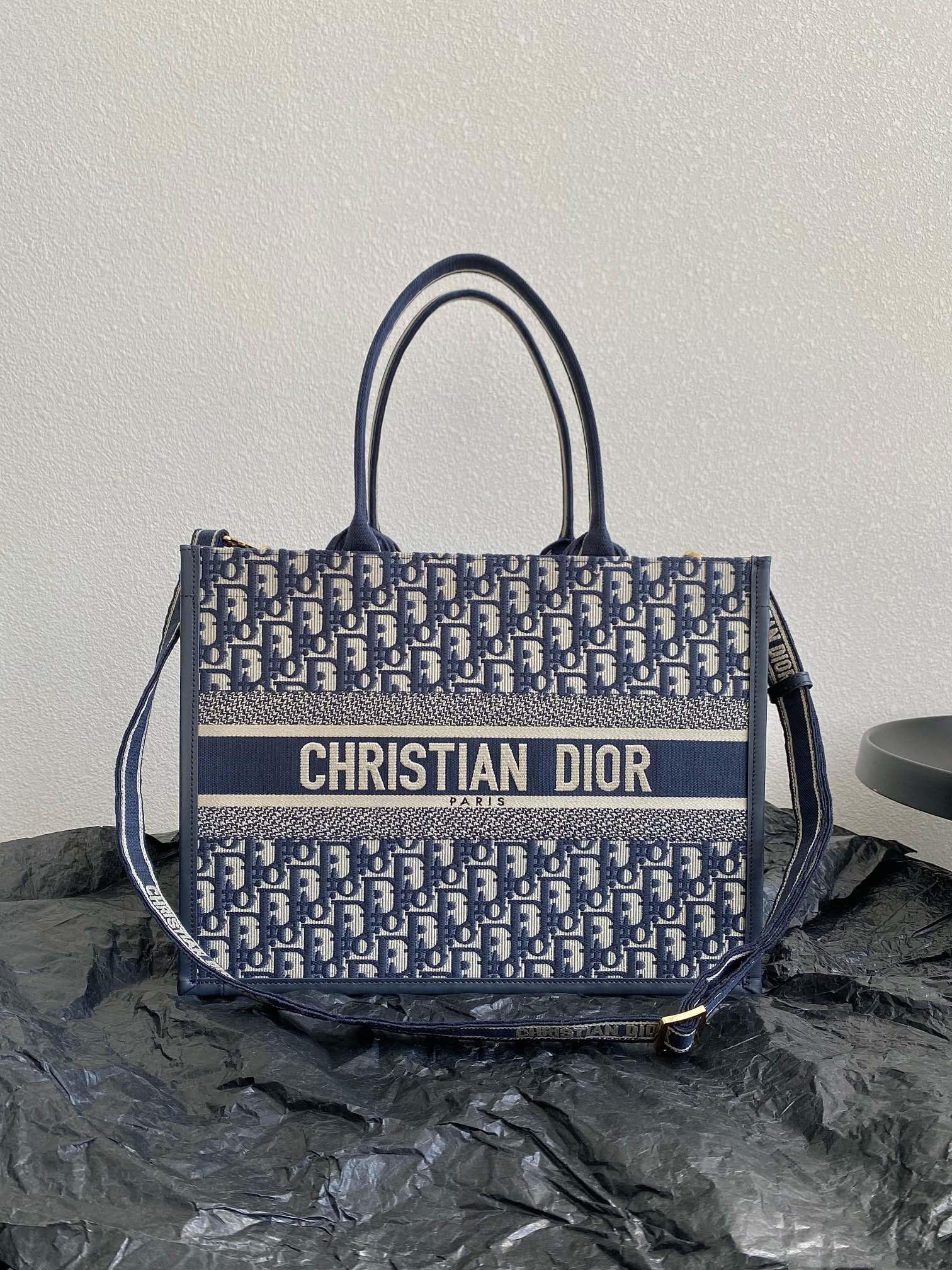 D*or small book tote-36.5cm