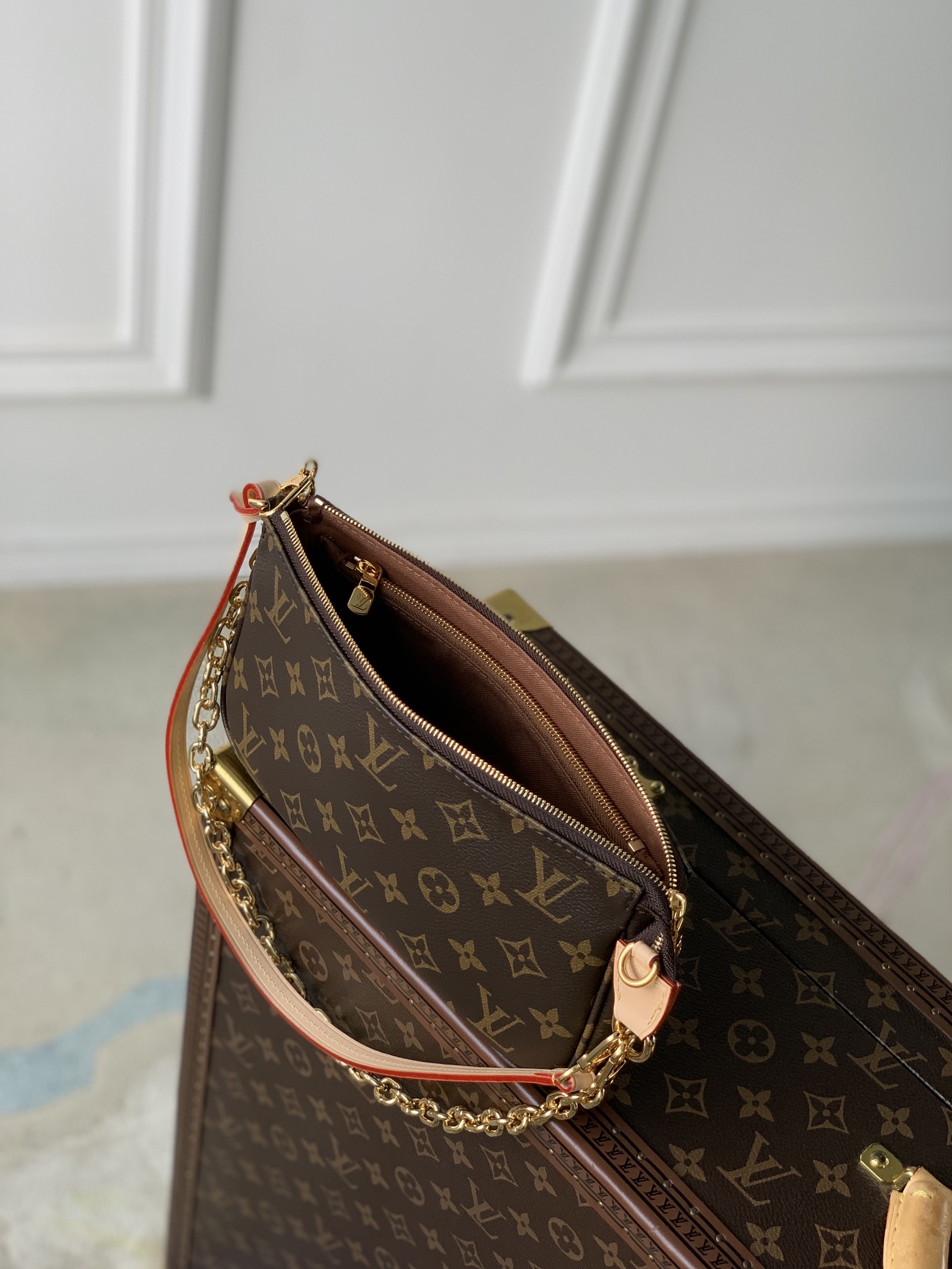 l0*is V*t0n pochette accessoire-23.5 x 13.5 x 4cm