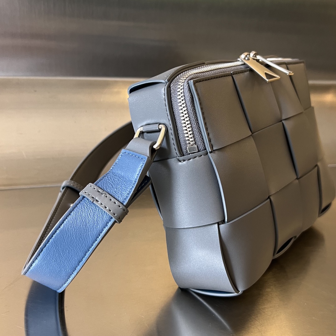 b0tte*a Ven*ta camera bag-20x15x5cm