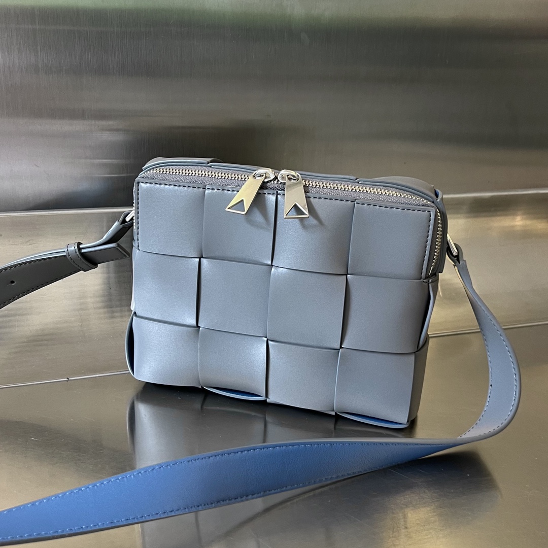 b0tte*a Ven*ta camera bag-20x15x5cm