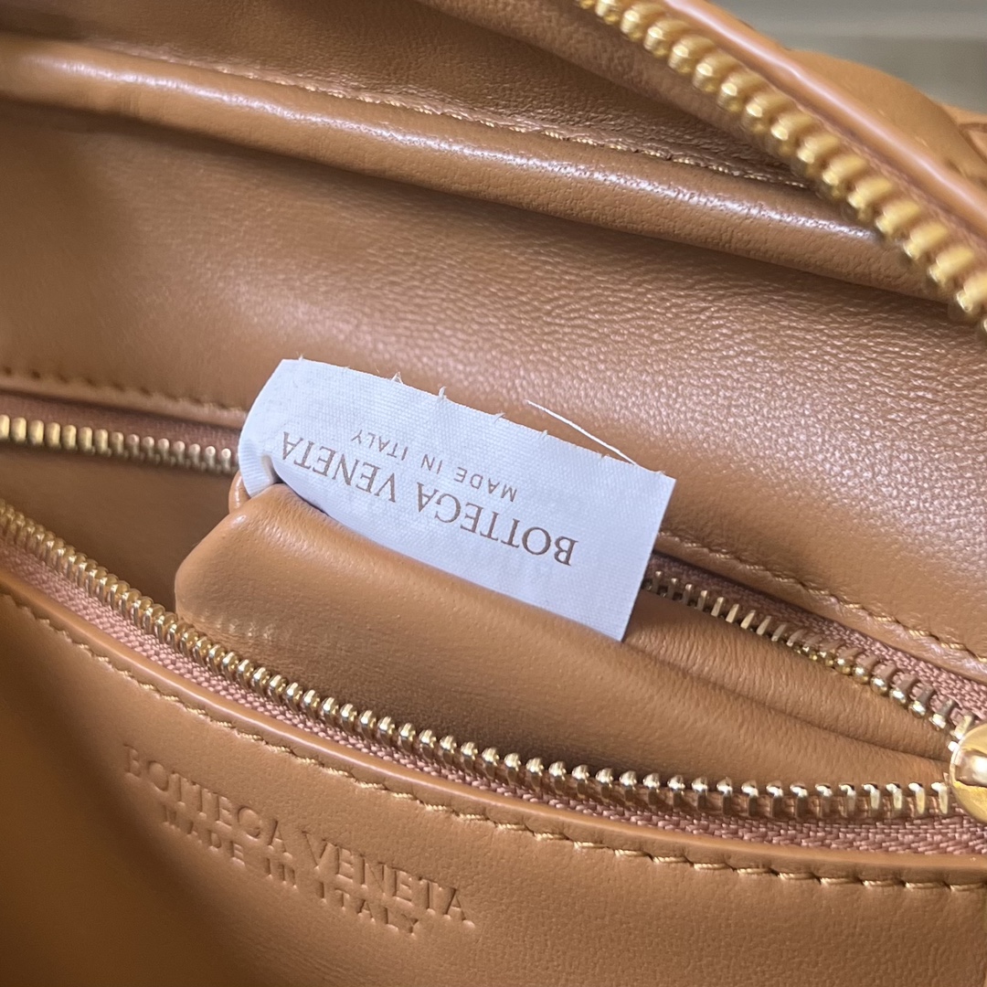 b0tte*a Ven*ta getaway bag-23.5x17.5x9cm