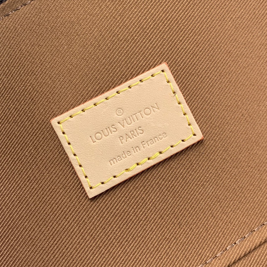 l0*is V*t0n packing cube-22.4×8.5×14cm