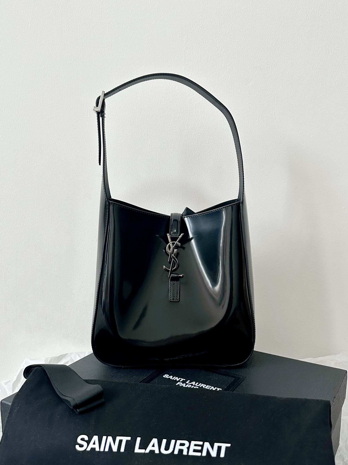 Y*L hobo bag-23×22×8.5cm