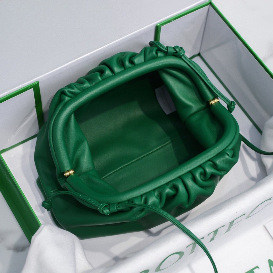 b0tte*a Ven*ta the pouch bag-22*9cm