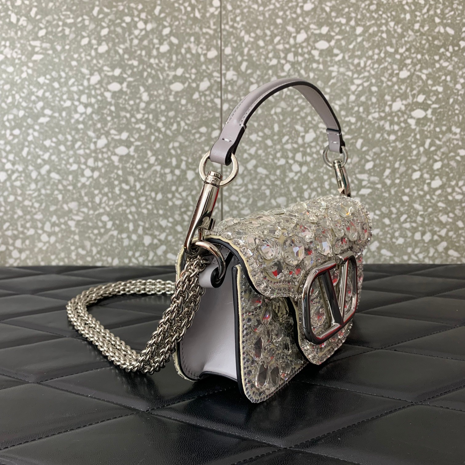 Va1e*ntin0 garavani mini loco bag-20*11*5cm