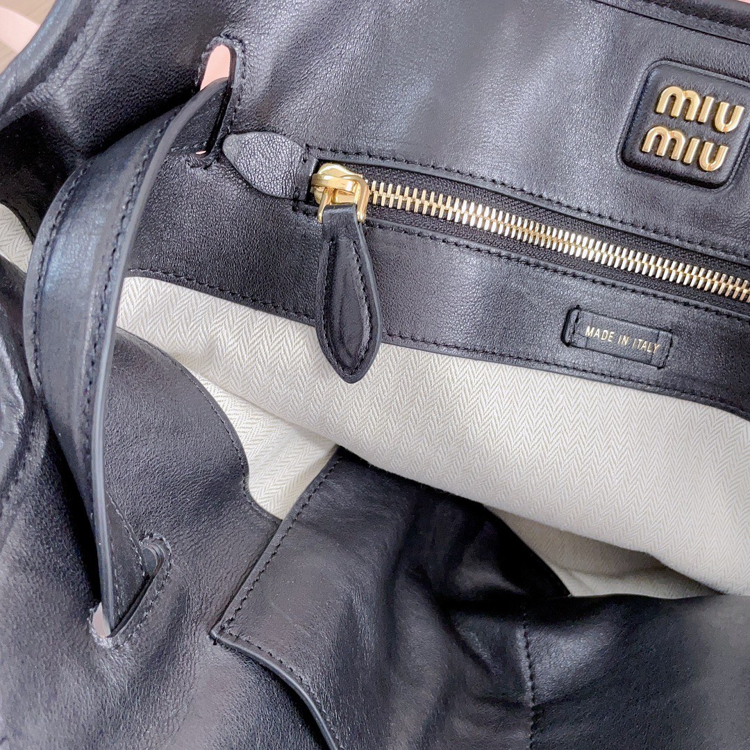M*um*u aventure nappa tote-31x40x13cm