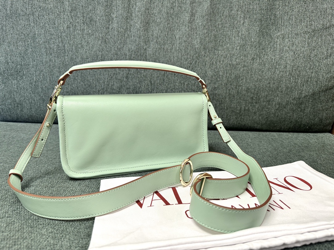 Va1e*ntin0 vlogo signature bag-26*1399cm