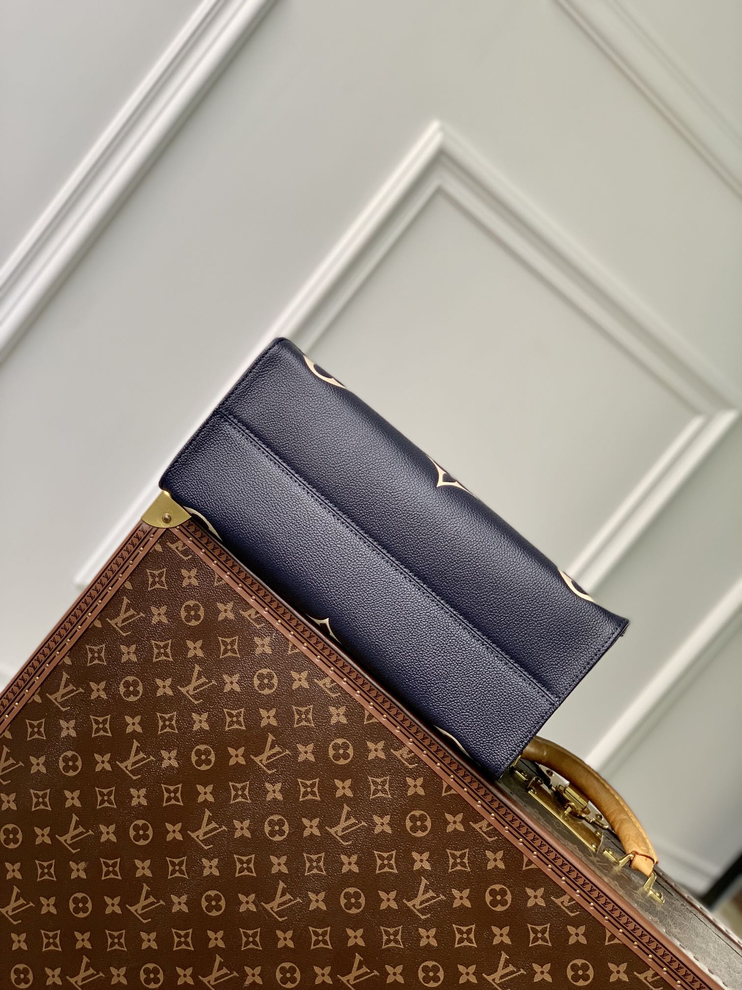 l0*is V*t0n small onthego handbag-35*28*15cm