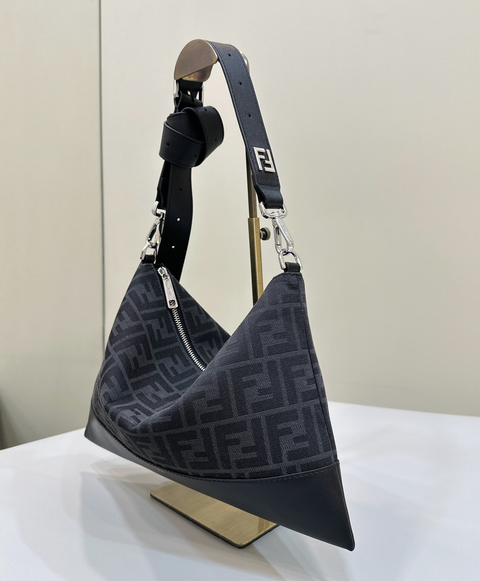 F**di baguette bag-33.5x23cm