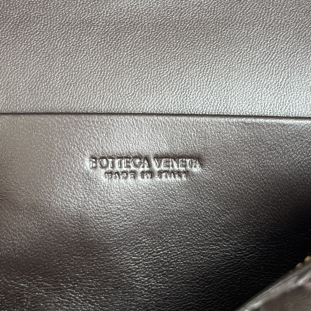 b0tte*a Ven*ta vanity case bag-22x12.5x5cm