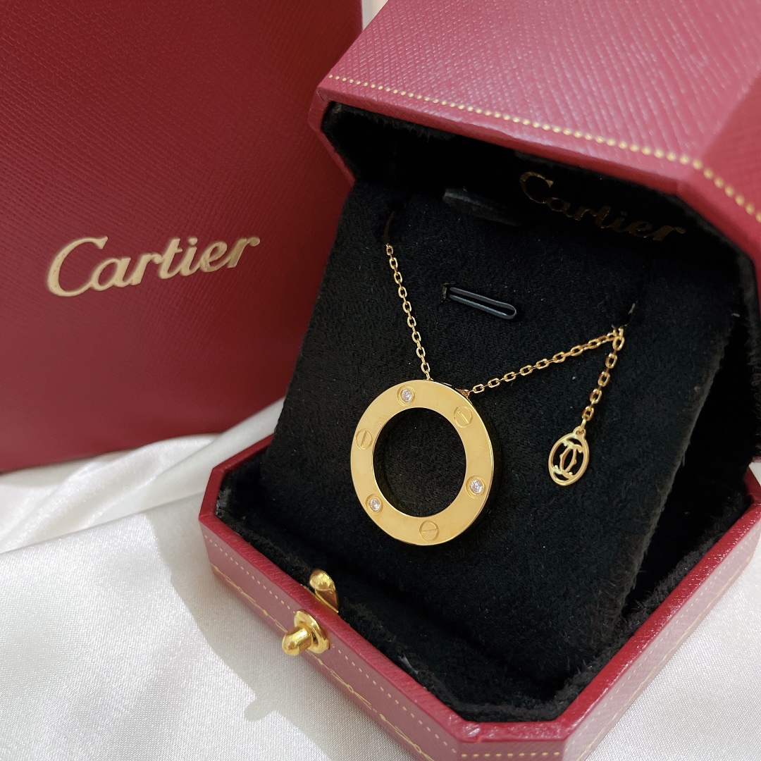 Ca*t*er necklace