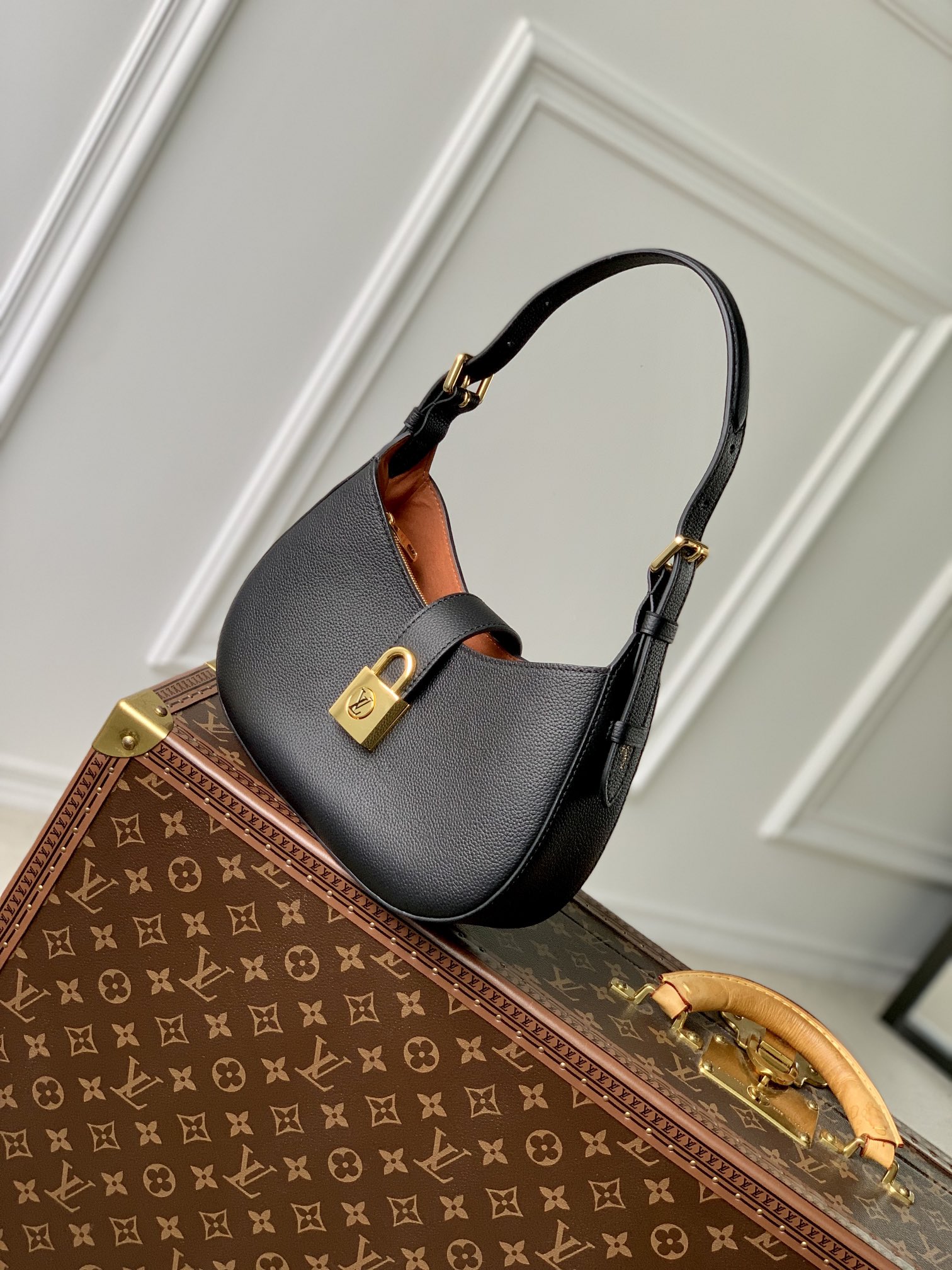 l0*is V*t0n low key shoulder bag-m24885-26 x 18 x 7cm