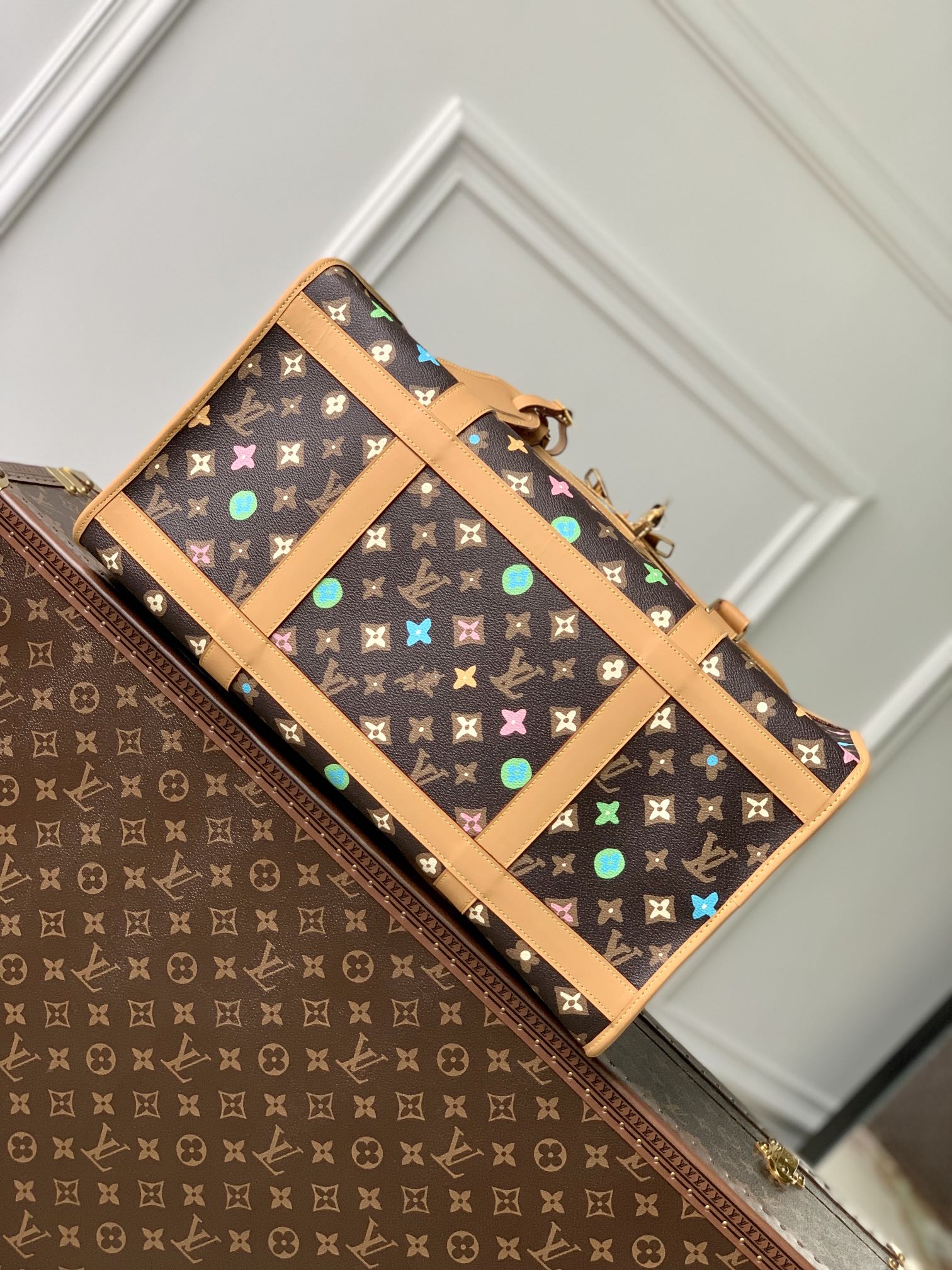 l0*is V*t0n dog carrier -44 x 32 x 23cm