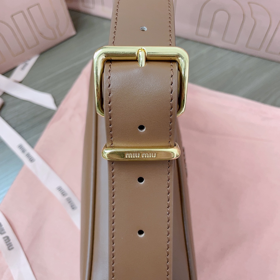 M*um*u leather shoulder 5bc158 bag-24*11.5*7cm
