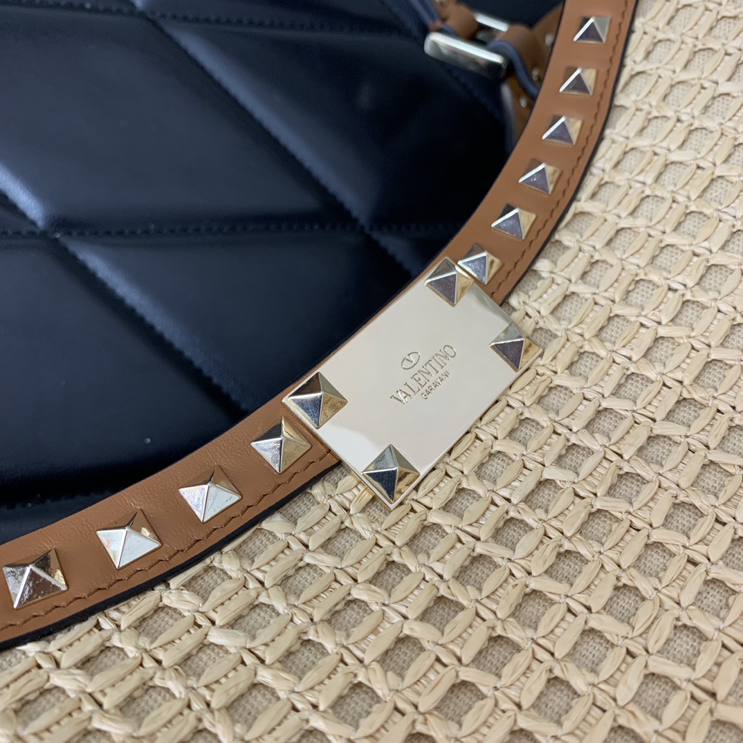 Va1e*ntin0 rockstud raffia tote-31*30*13.5cm