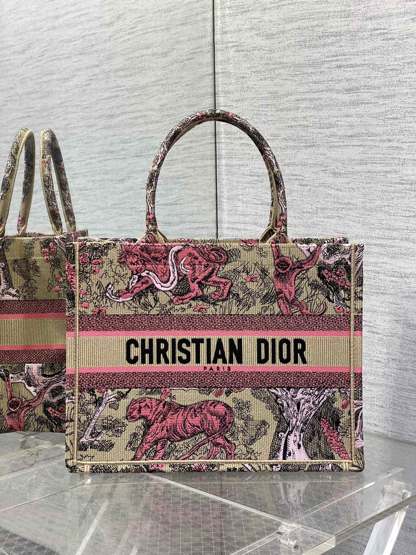 D*or small book tote-36.5cm