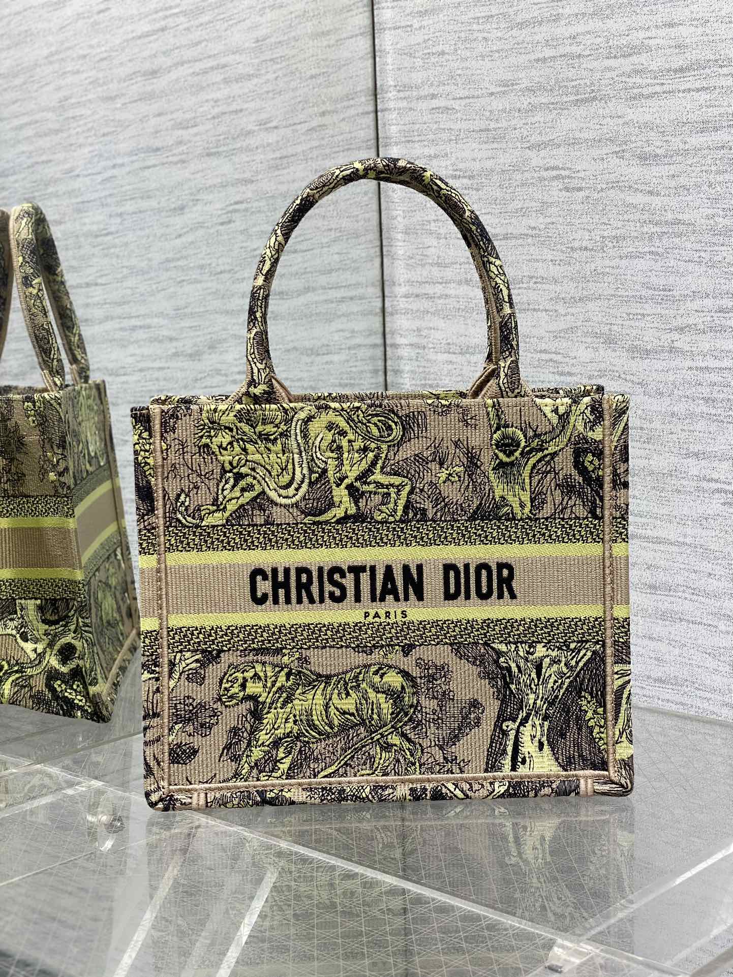 D*or small book tote-26*8*22cm