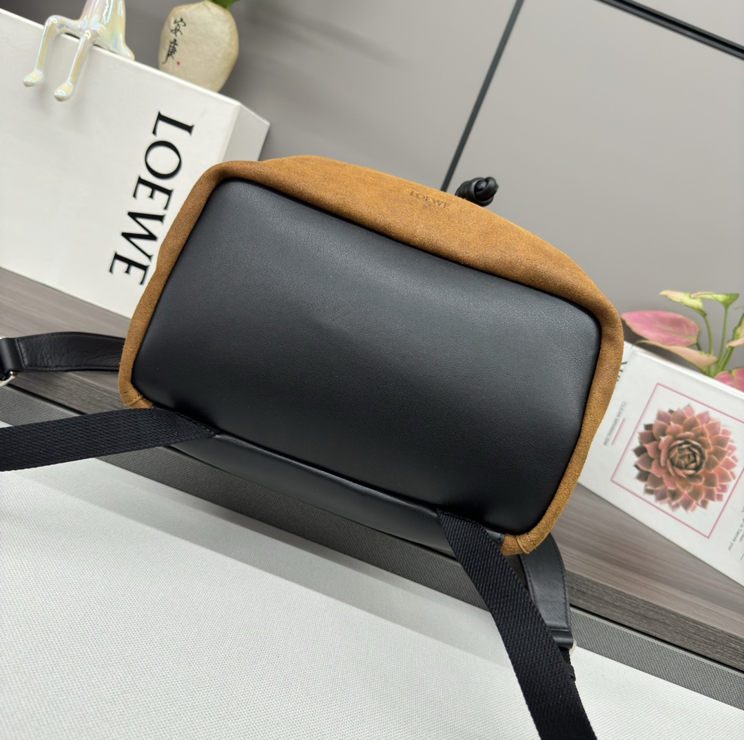 L0ew* flamenco backpack-36*16*40cm