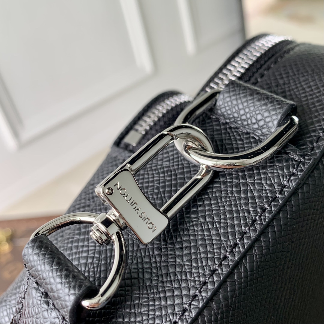 l0*is V*t0n avenue bag-22.5 x 15.5 x 7.5cm