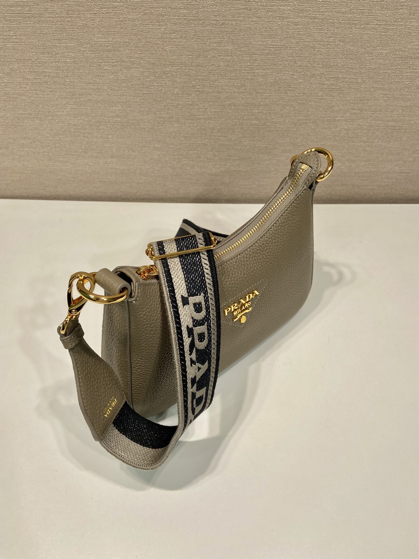 Pra*a leather shoulder bag-1bh193-24*18*6cm