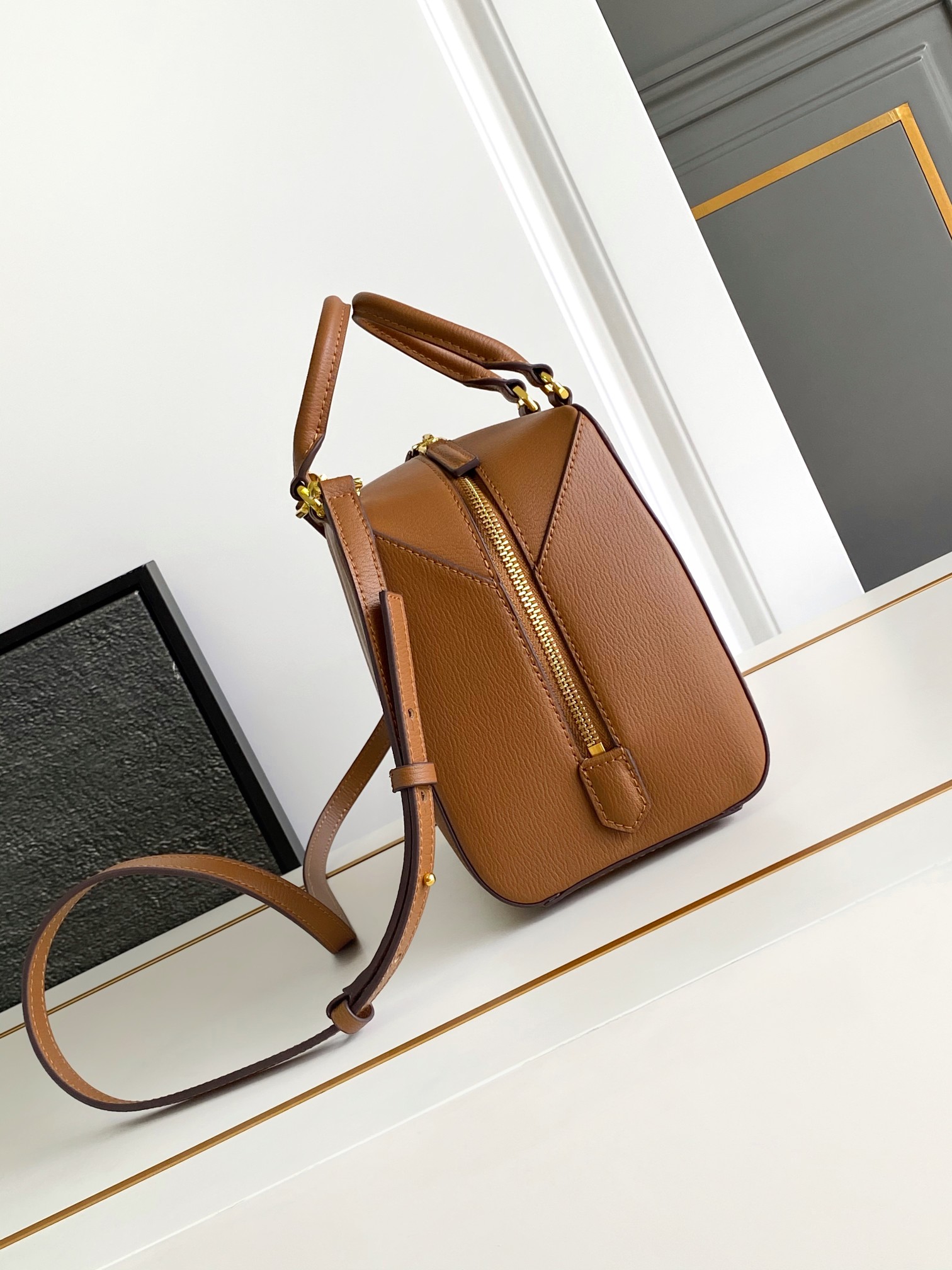 G1uenchy anyigona cube tote-13*19*22cm