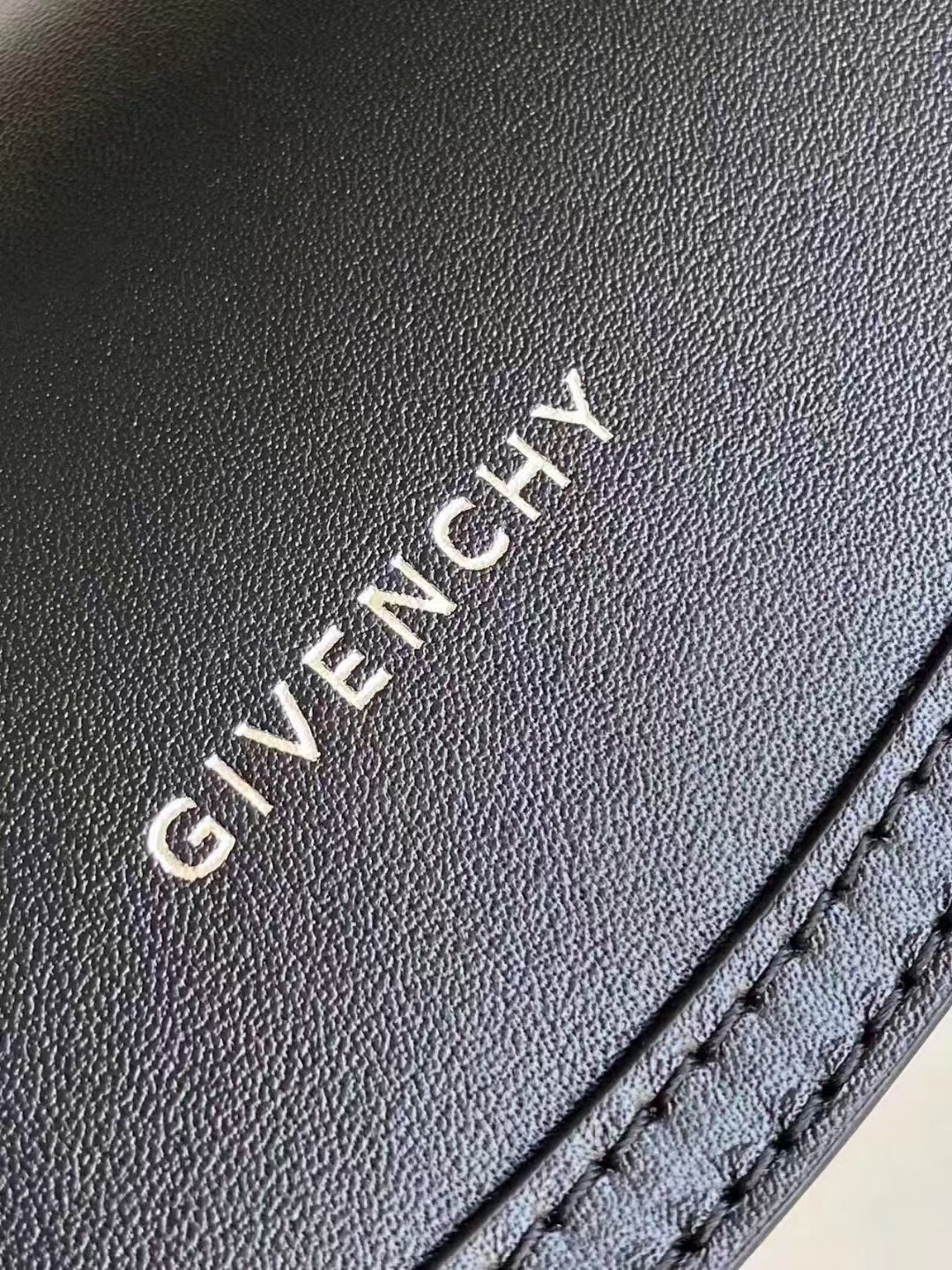 G1uenchy voyou roller bag-25*10*13cm