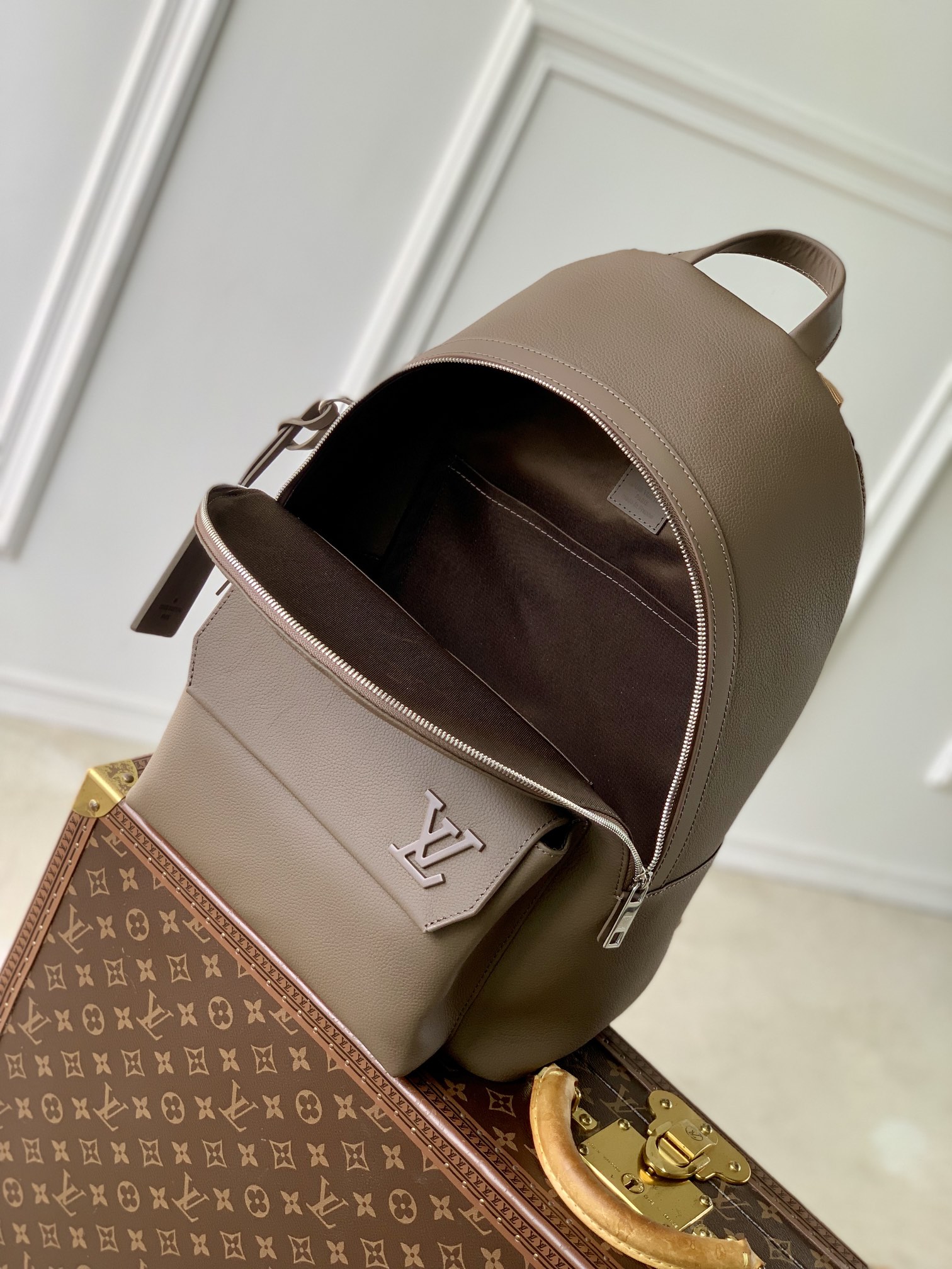 l0vis Vvtt0n takeoff backpack-43 x 14 x 30cm