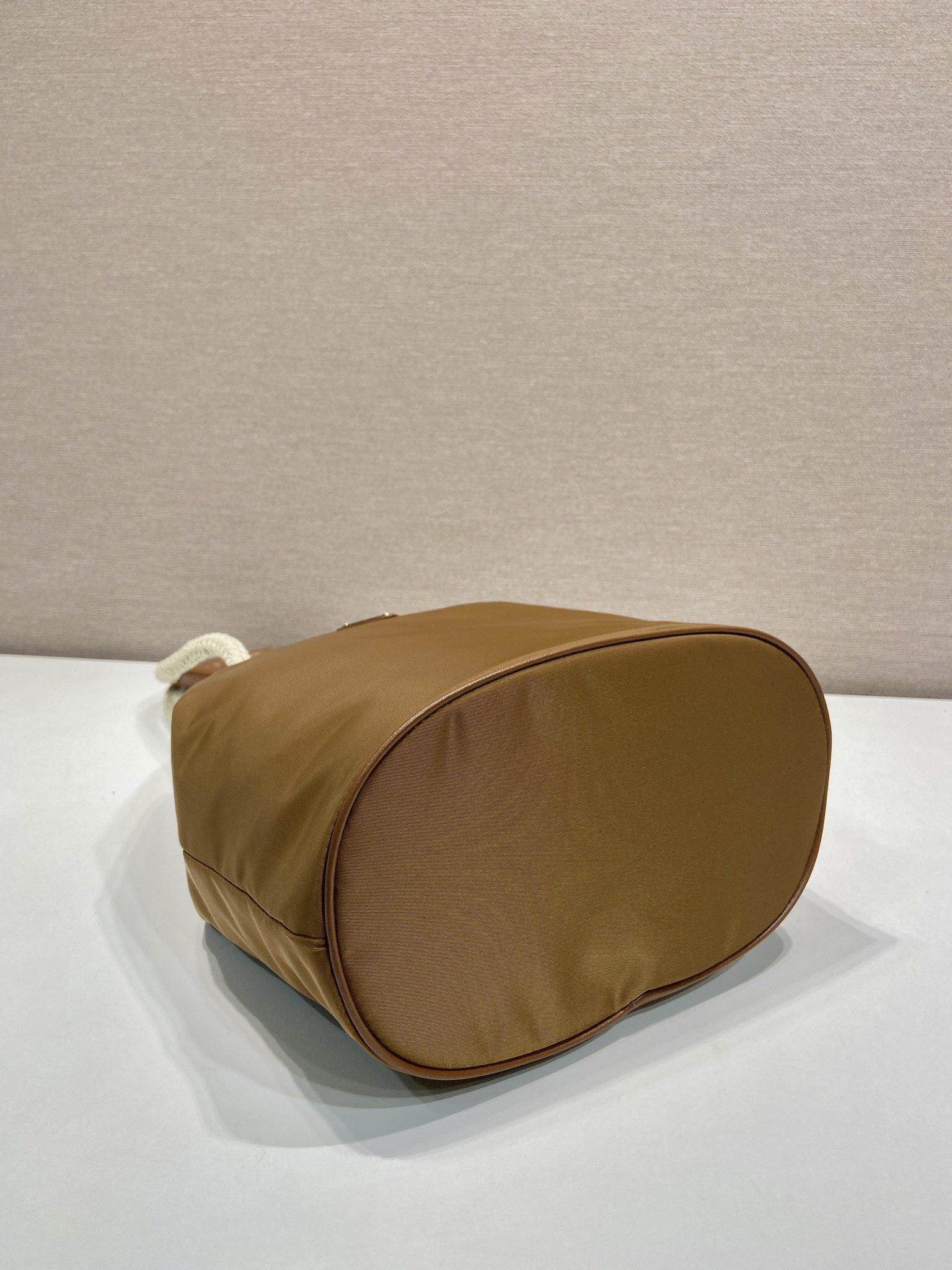 Pra*a re-nylon bucket-23.5*28*16.5cm