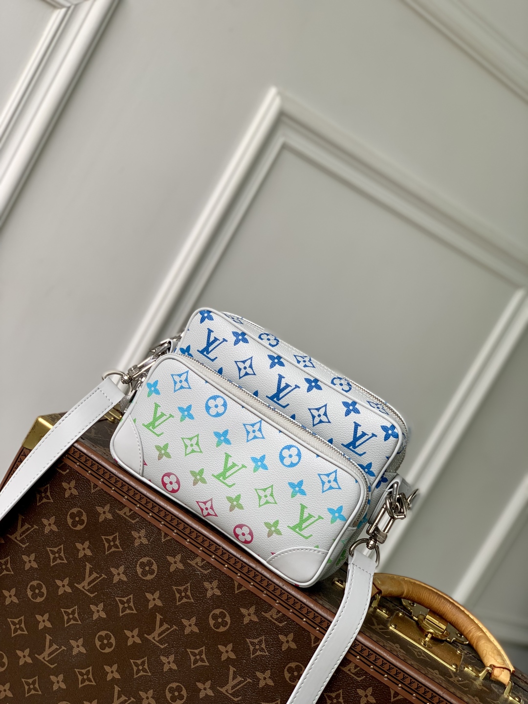 l0vis Vvtt0n nil bag m13897-25*17.5*11cm