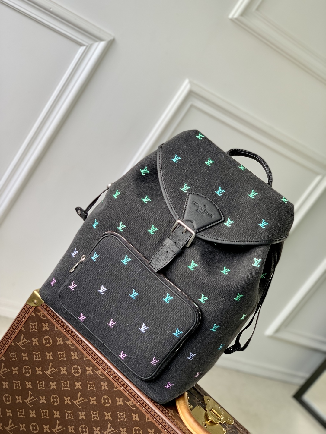 l0vis Vvtt0n montsouris backpack-32 x 40 x 19cm