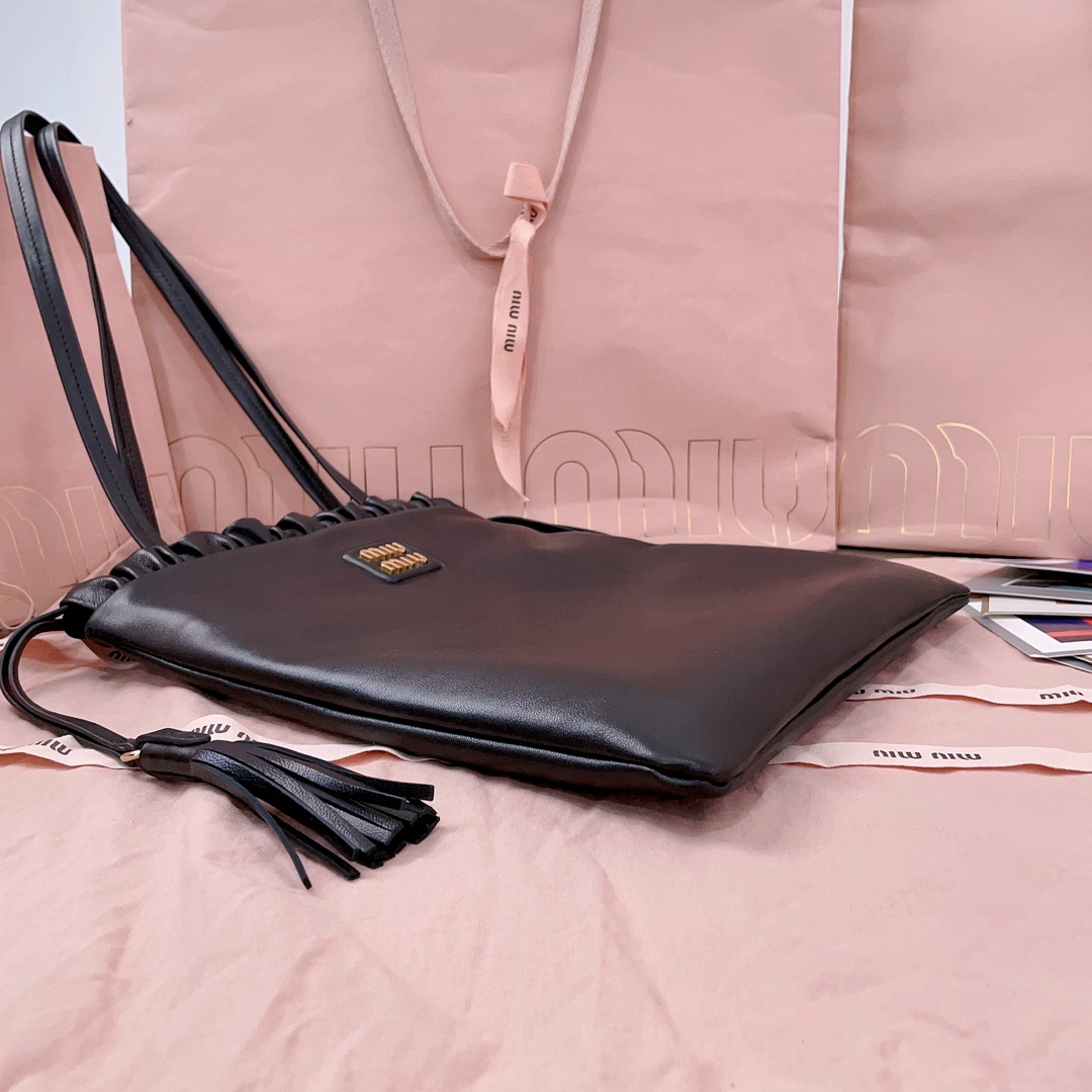 M1v M1v joie leather bag--28 x31cm