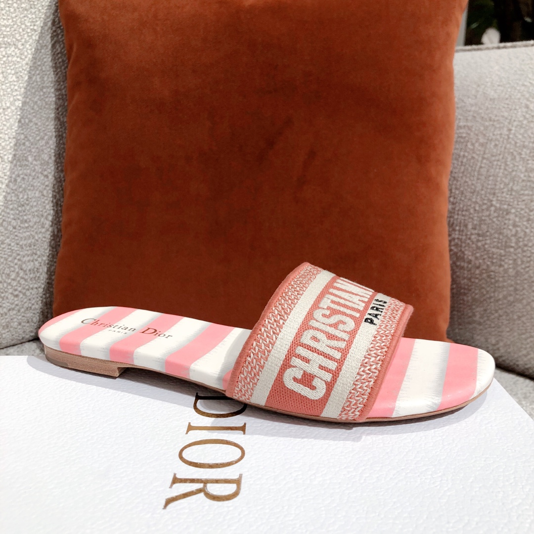 D*or sandals